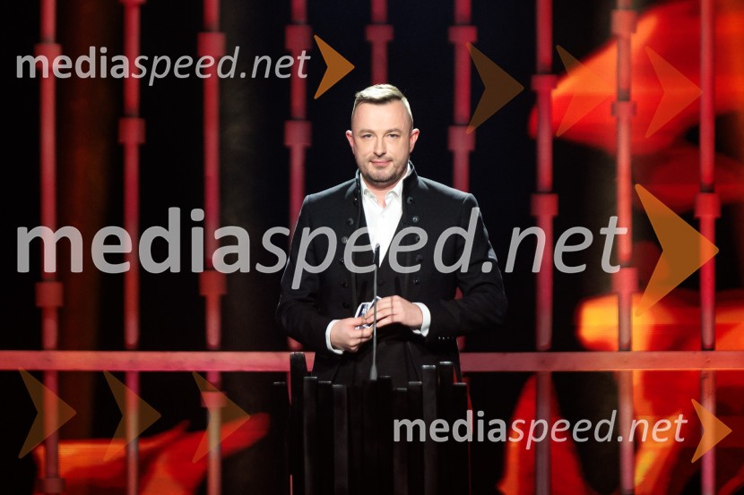 Na žaru z Ladom Bizovičarjem, Modrijani