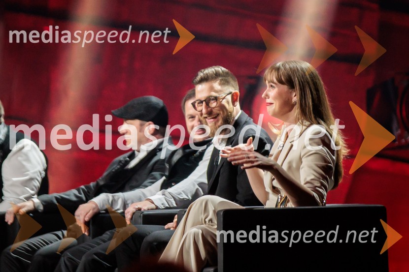 Na žaru z Ladom Bizovičarjem, Modrijani