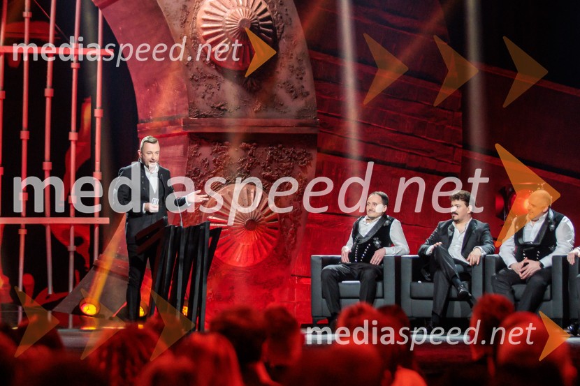 Na žaru z Ladom Bizovičarjem, Modrijani