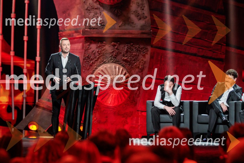 Na žaru z Ladom Bizovičarjem, Modrijani