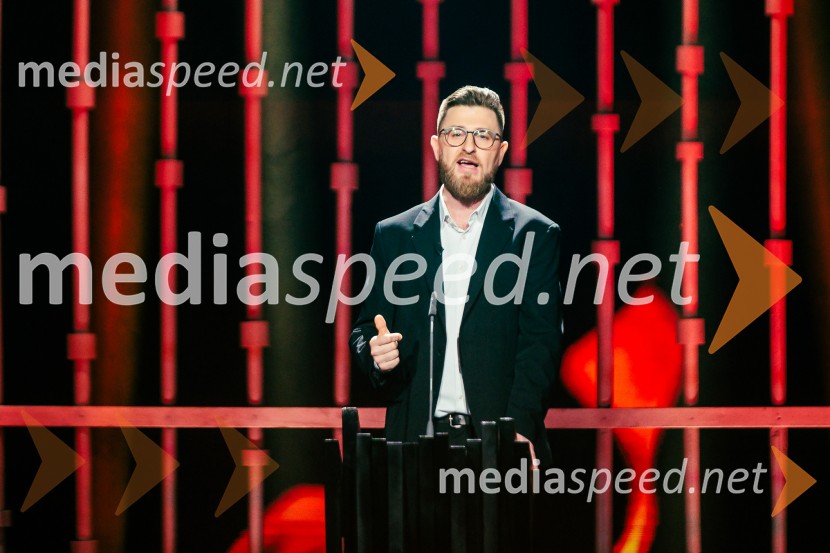 Na žaru z Ladom Bizovičarjem, Modrijani