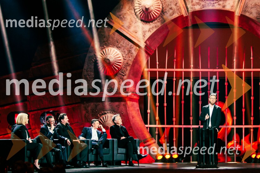 Na žaru z Ladom Bizovičarjem, Modrijani