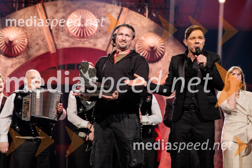 Na žaru z Ladom Bizovičarjem, Modrijani