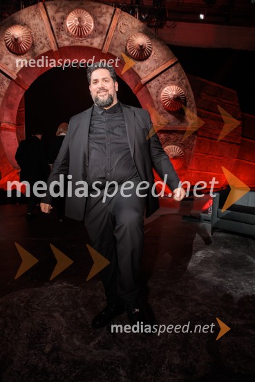 Na žaru z Ladom Bizovičarjem, Modrijani