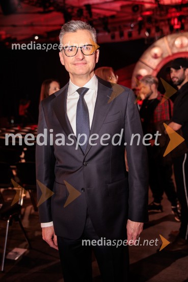 Na žaru z Ladom Bizovičarjem, Modrijani