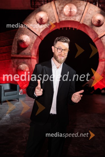 Na žaru z Ladom Bizovičarjem, Modrijani