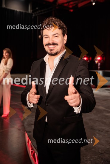 Na žaru z Ladom Bizovičarjem, Modrijani