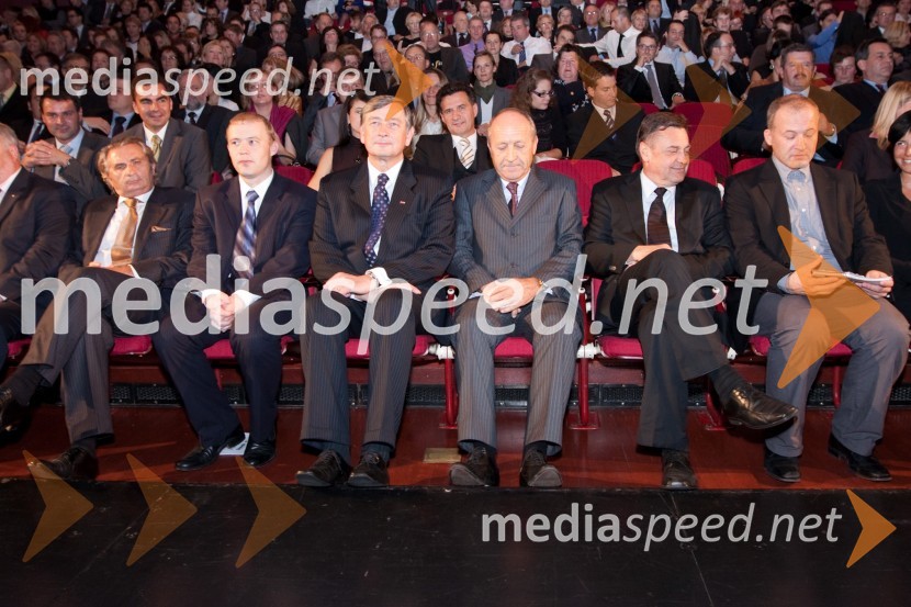Hetem Ramadani, Salbatring International d.o.o, Dr. Matej Lahovnik, minister za gospodarstvo, Dr. Danilo Türk, predsednik Republike Slovenije, Branko Pavlin, predsednik uprave časopisne družbe Dnevnik, Zoran Jankovič, župan Ljubljane in Ali Žerdin, odgovorni urednik časnika DnevnikSlovenska gazela 2009