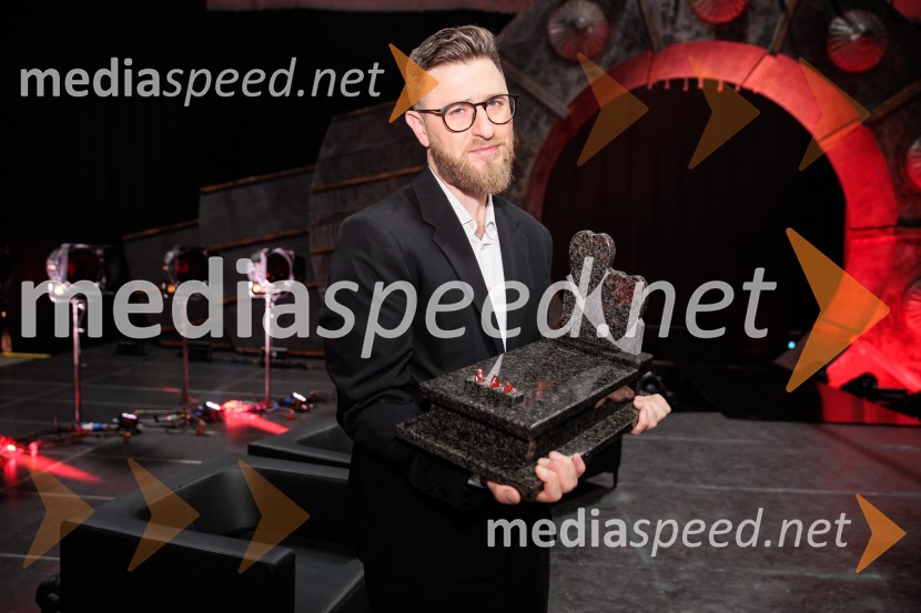 Na žaru z Ladom Bizovičarjem, Modrijani