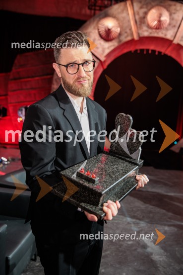 Na žaru z Ladom Bizovičarjem, Modrijani