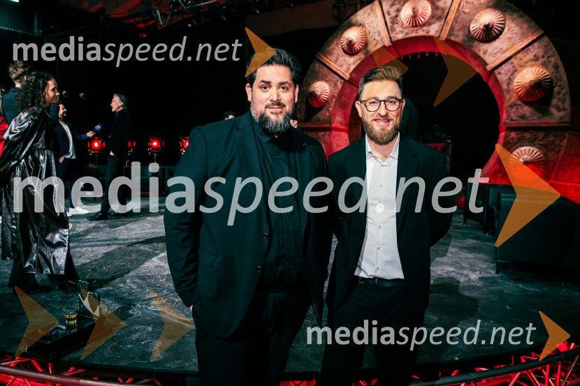 Na žaru z Ladom Bizovičarjem, Modrijani