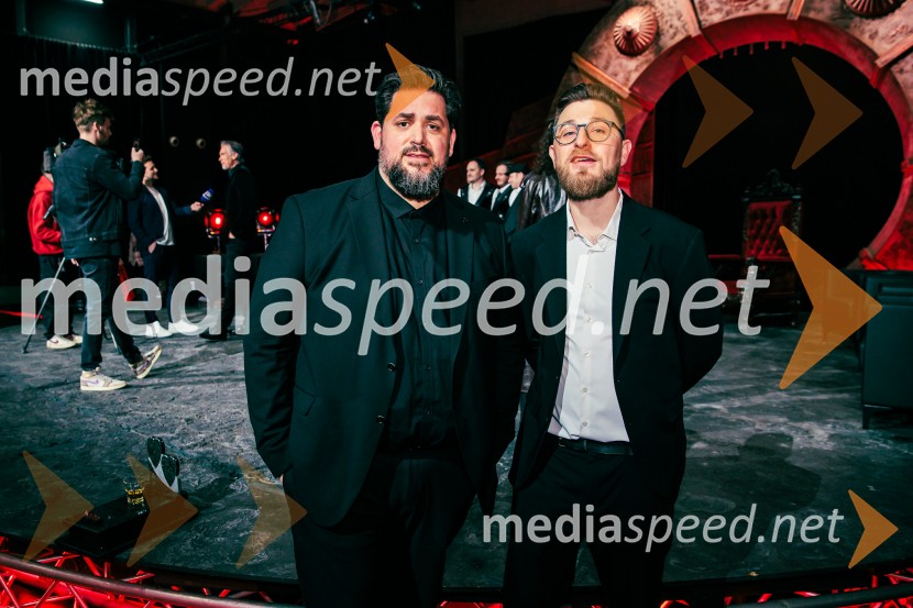 Na žaru z Ladom Bizovičarjem, Modrijani