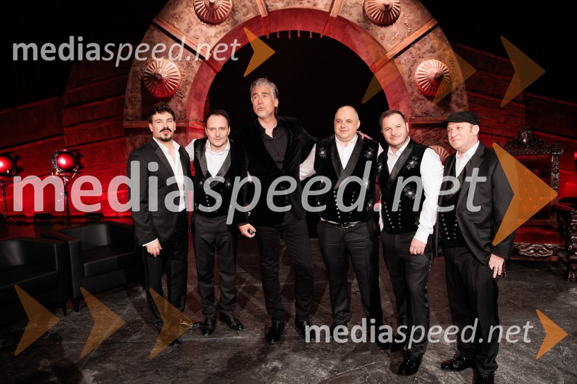 Na žaru z Ladom Bizovičarjem, Modrijani