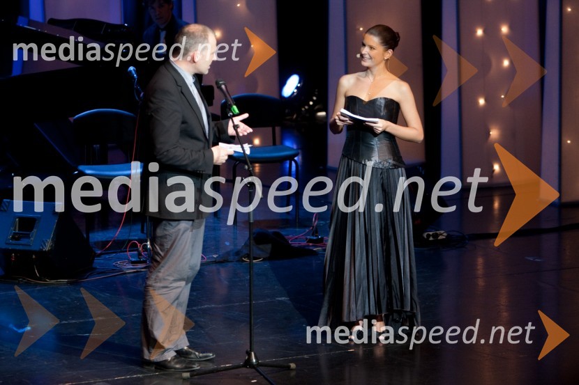 Ali Žerdin, odgovorni urednik časnika Dnevnik in Bernarda Žarn, povezovalka programaSlovenska gazela 2009