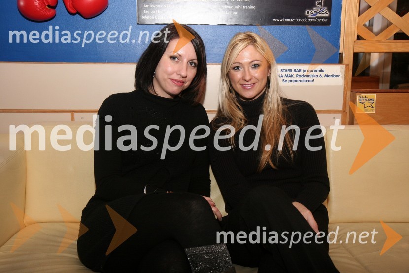 Nina Miglič, pevka in Kaly Miljana Kolonič, PR Studio KaliVinko Coce in klapa Maslina, koncert