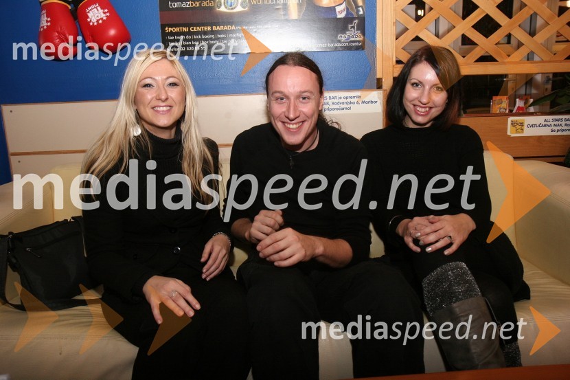 Kaly Miljana Kolonič, PR Studio Kali, Marko Soršak- Soki, bobnar skupine Elvis Jackson in Nina Miglič, pevkaVinko Coce in klapa Maslina, koncert