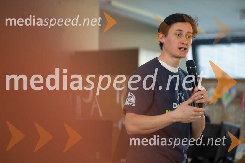 Cene Prevc bo nasledil Miha Deželaka, Dežela junakov