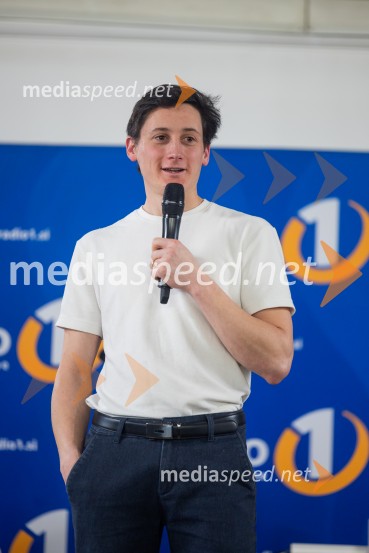 Cene Prevc bo nasledil Miha Deželaka, Dežela junakov