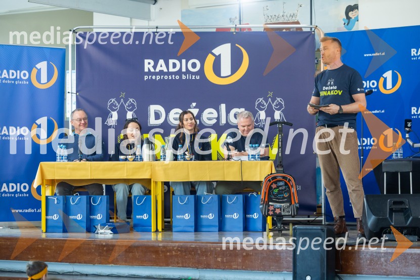 Cene Prevc bo nasledil Miha Deželaka, Dežela junakov