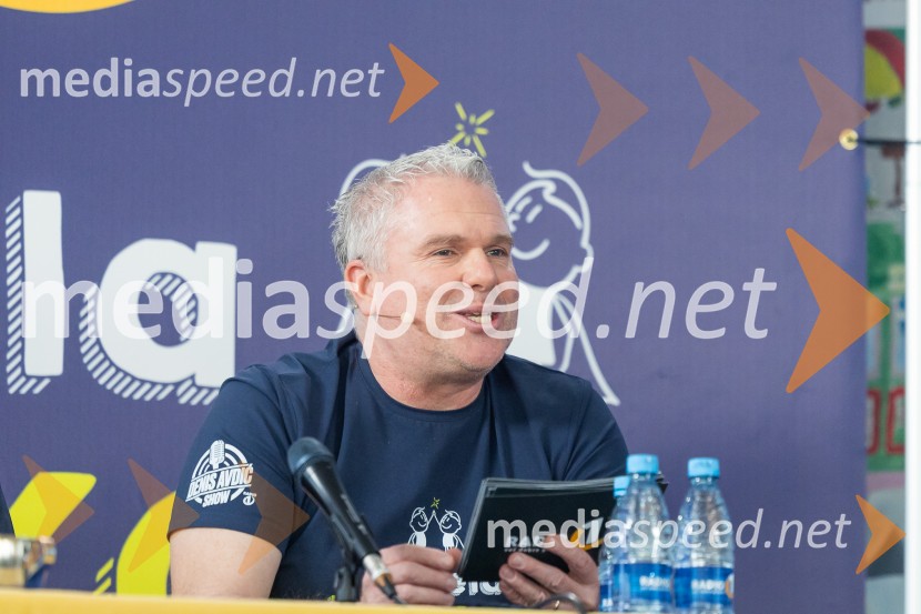 Cene Prevc bo nasledil Miha Deželaka, Dežela junakov