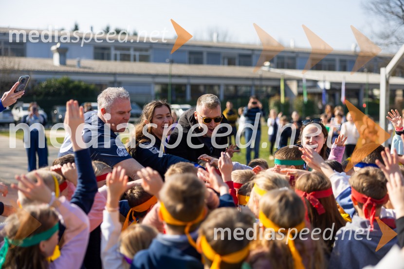 Cene Prevc bo nasledil Miha Deželaka, Dežela junakov