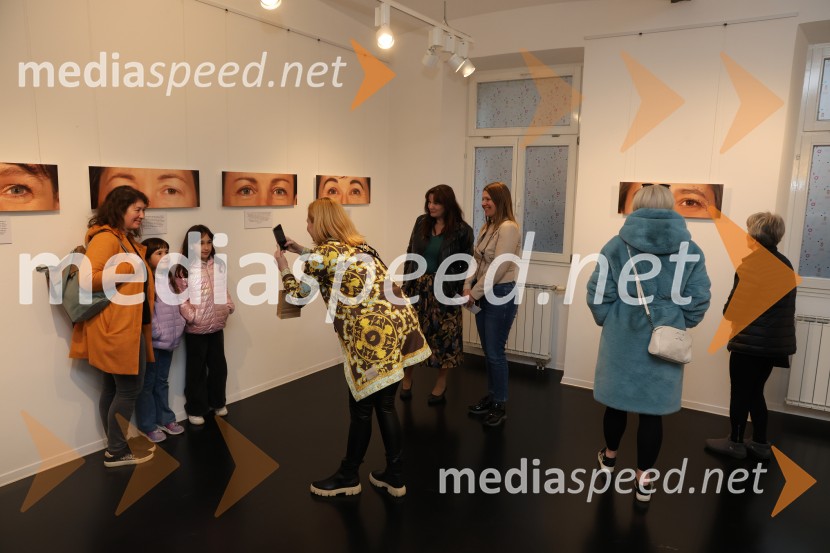 Otvoritev fotografske razstave Ženske Maribora