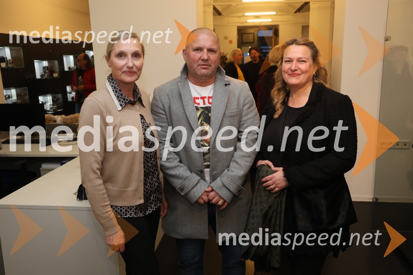  Simona Tripkovič, direktorica, Muzej narodne osvoboditve Maribor;  ... ;  ... Otvoritev fotografske razstave Ženske Maribora