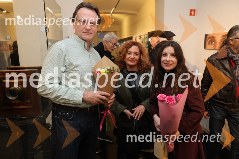  ... ;  ... ;  Jana Ujčič, novinarkaOtvoritev fotografske razstave Ženske Maribora