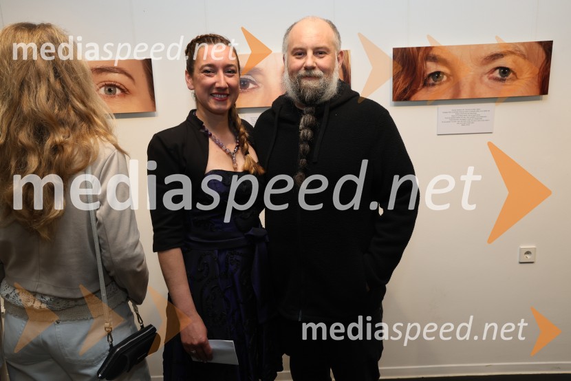  Maja Modrinjak, Fotografinja;  ... Otvoritev fotografske razstave Ženske Maribora