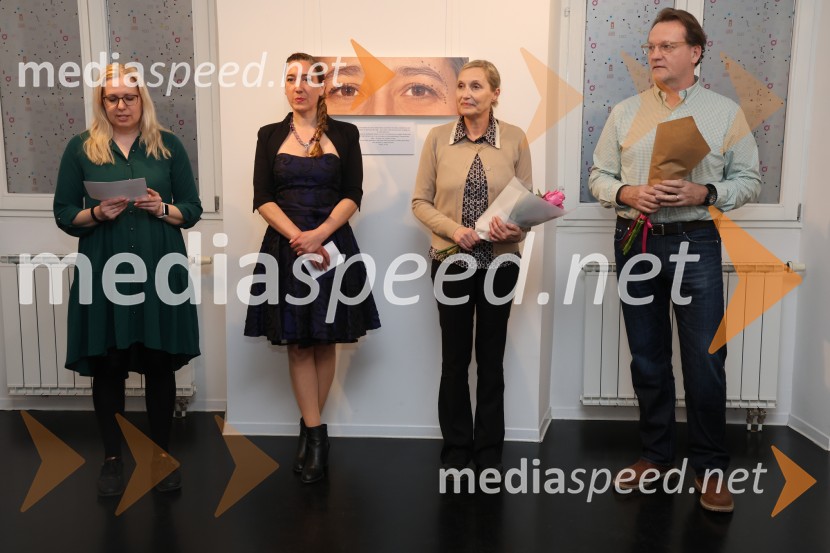  ... ;  Maja Modrinjak, Fotografinja;  Iva Babić, igralka;  ... Otvoritev fotografske razstave Ženske Maribora