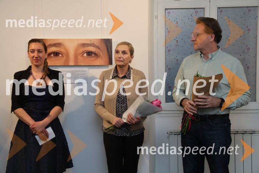  Maja Modrinjak, Fotografinja;  Simona Tripkovič, direktorica, Muzej narodne osvoboditve Maribor;  ... Otvoritev fotografske razstave Ženske Maribora