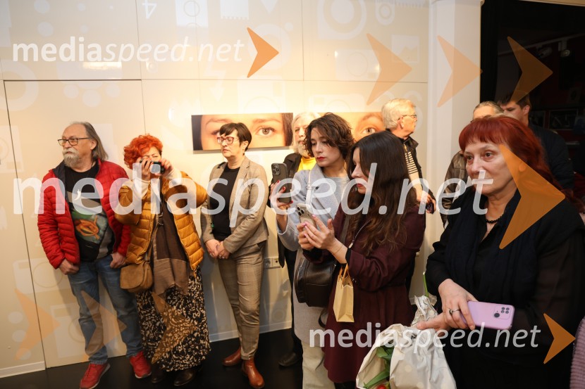 Otvoritev fotografske razstave Ženske Maribora