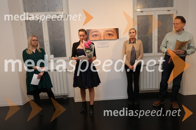  ... ;  Maja Modrinjak, Fotografinja;  Simona Tripkovič, direktorica, Muzej narodne osvoboditve Maribor;  ... Otvoritev fotografske razstave Ženske Maribora