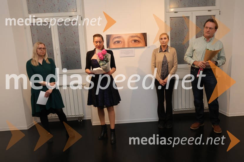  ... ;  Maja Modrinjak, Fotografinja;  Simona Tripkovič, direktorica, Muzej narodne osvoboditve Maribor;  ... Otvoritev fotografske razstave Ženske Maribora