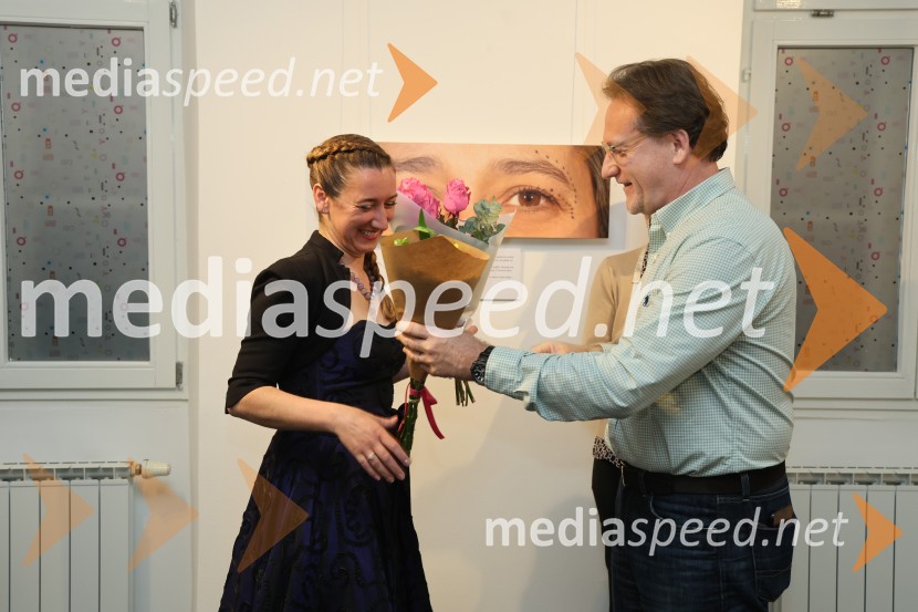  Maja Modrinjak, fotografinja;  ... Otvoritev fotografske razstave Ženske Maribora