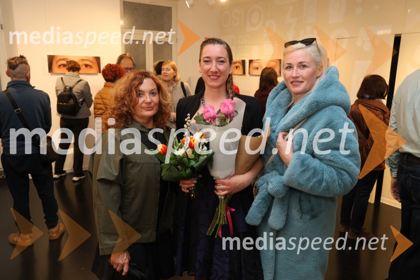  ... ;  Maja Modrinjak, Fotografinja;  Maja Lampelj, ginekologinja in zdravnica leta 2018Otvoritev fotografske razstave Ženske Maribora