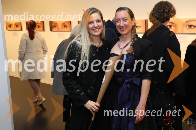  ... ;  Maja Modrinjak, FotografinjaOtvoritev fotografske razstave Ženske Maribora