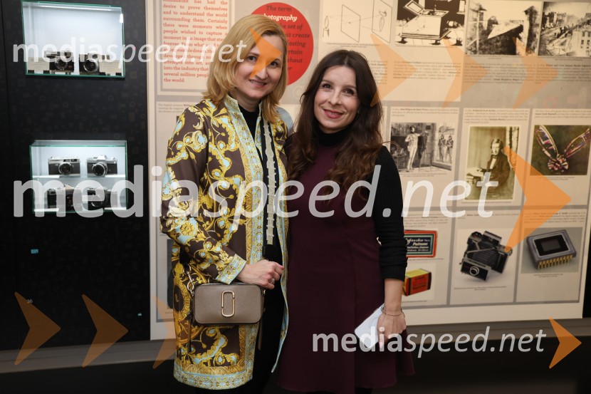  ... ;  Jana Ujčič, novinarkaOtvoritev fotografske razstave Ženske Maribora