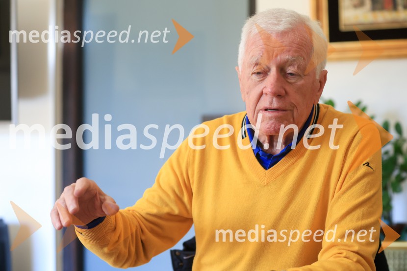  Tone Vogrinec, športni in smučarski funkcionarTone Vogrinec, portret