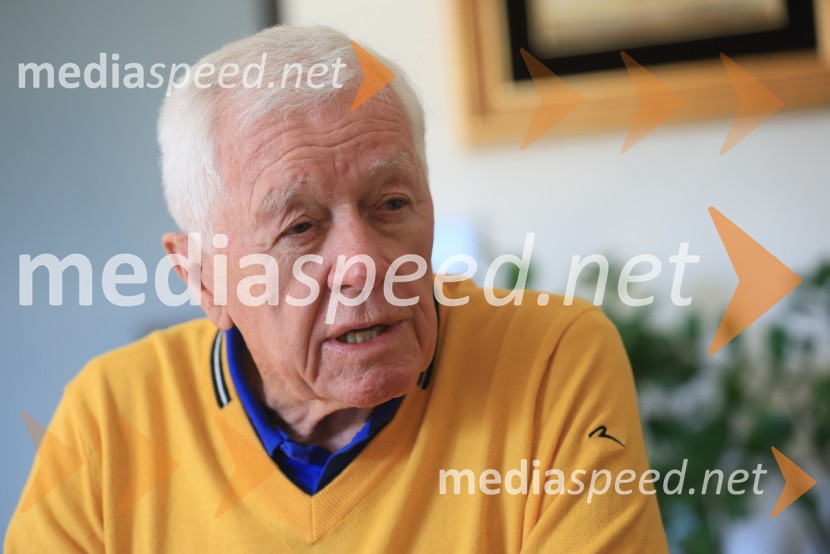  Tone Vogrinec, športni in smučarski funkcionarTone Vogrinec, portret