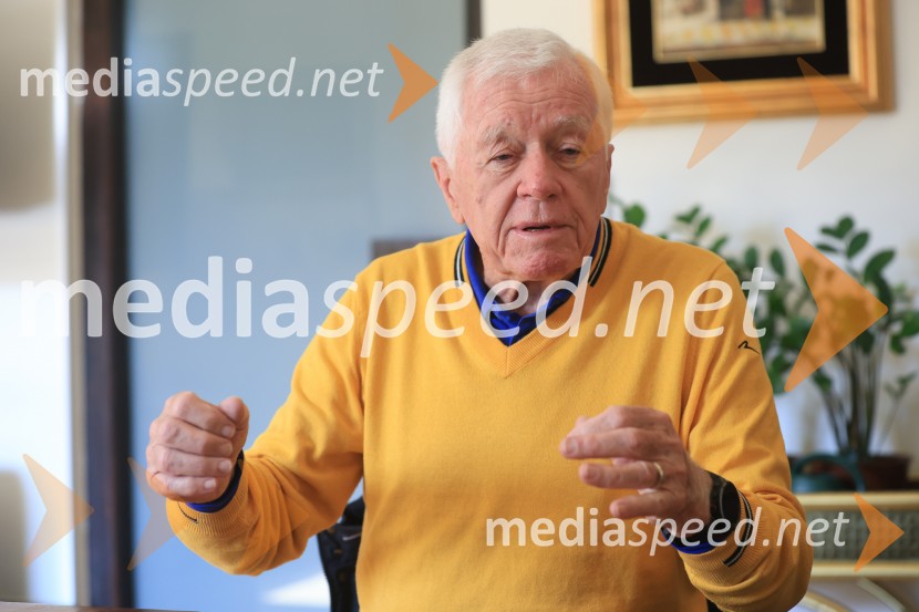  Tone Vogrinec, športni in smučarski funkcionarTone Vogrinec, portret