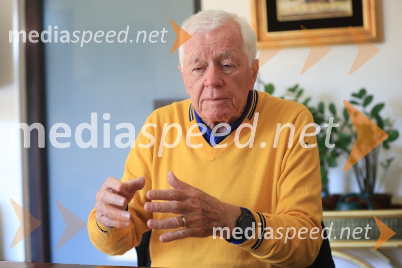  Tone Vogrinec, športni in smučarski funkcionarTone Vogrinec, portret