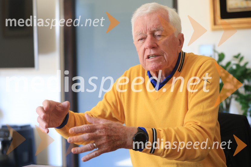  Tone Vogrinec, športni in smučarski funkcionarTone Vogrinec, portret