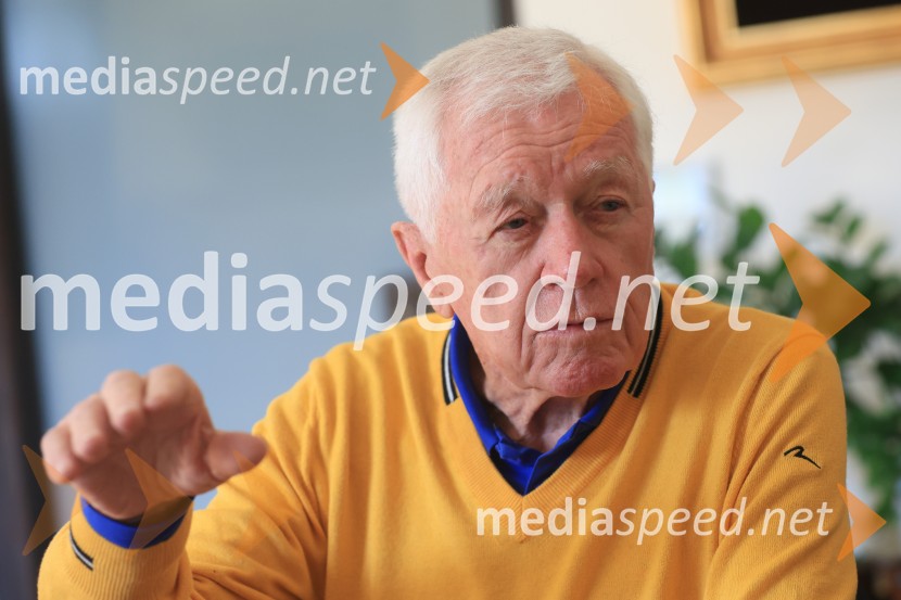  Tone Vogrinec, športni in smučarski funkcionarTone Vogrinec, portret