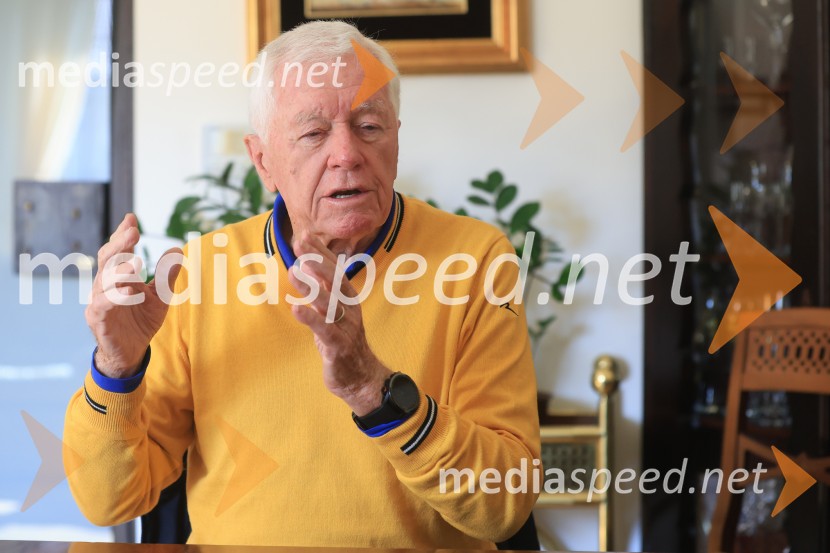  Tone Vogrinec, športni in smučarski funkcionarTone Vogrinec, portret