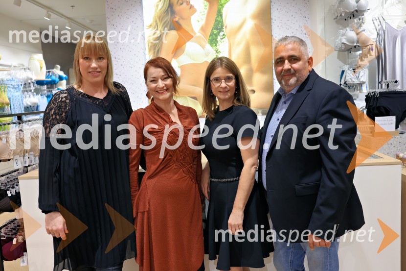  ... ;  Urška Čopar, vodja prodaje za Slovenijo, Lisca;  ... Lisca, otvoritev nove trgovine, Europark