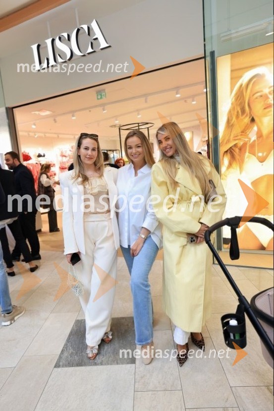  ... ;  Fiona Čuček, influencerka; lastnica, Everily;  Tajda Lah, manekenkaLisca, otvoritev nove trgovine, Europark