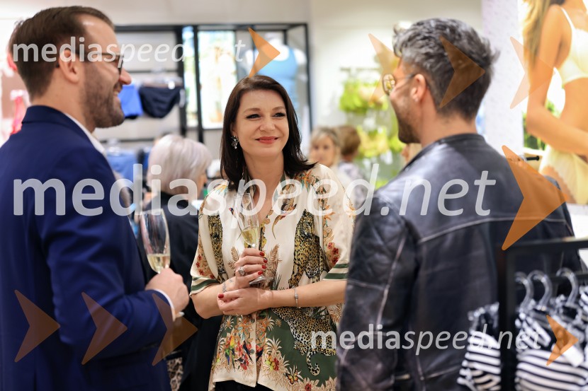  ... ;  Tamara Busar, vodja marketinških projektov v LisciLisca, otvoritev nove trgovine, Europark