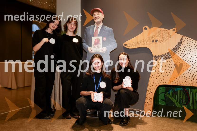 Kako preživeti apokalipso zombijev, premiera