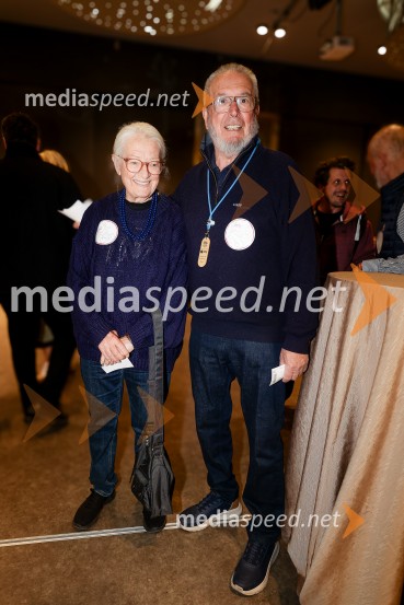 Kako preživeti apokalipso zombijev, premiera